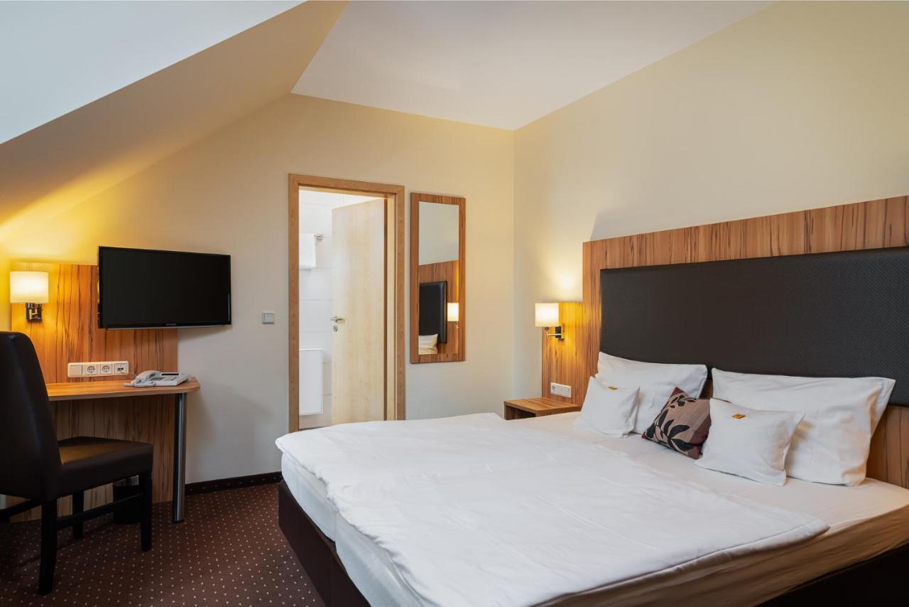 Classicx Landhaus & Hotel - Bed & Breakfast Gensingen Buitenkant foto
