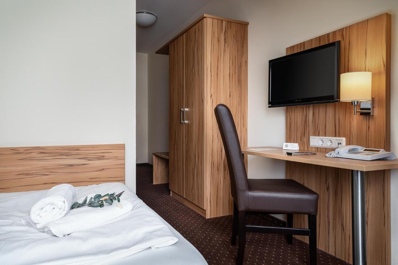 Classicx Landhaus & Hotel - Bed & Breakfast Gensingen Buitenkant foto